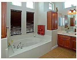 3 BEDROOM HOME WITH GREAT AMENITIES in Mount Dora, FL (Photo 4 of 6)