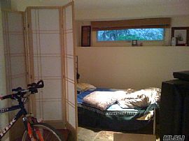 Large Studio - Everything Included in East Northport, NY