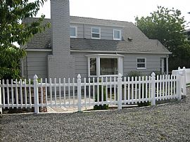 Beautiful/Spacious West Seattle home  in Seattle, WA (Photo 6 of 6)