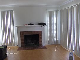 Charming 2 bedroom  house in Long Beach, CA (Photo 2 of 6)