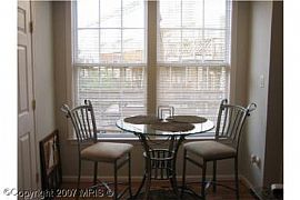 3 Level Townhouse w/ private HOT TUB in Herndon, VA (Photo 5 of 6)