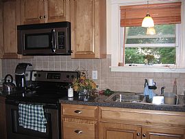 Beautiful and Large Two (2) BR Apartment In East Side in Providence, RI (Photo 2 of 6)