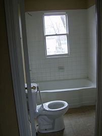 3 bedroom Located in best school district in Kansas City in Kansas City, MO (Photo 2 of 2)