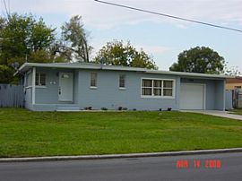 Well Maintained 3/2 with 1 car Garage in Orlando, FL