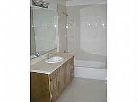 Lovely Urban Style Apartments - Berendo Terrace Luxury Living in West Los Angeles, CA (Photo 3 of 5)