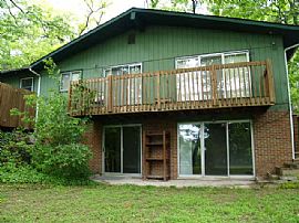 1 Bedroom Apartment w/ Lakeview in Clarkston, MI