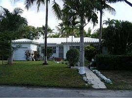 Beautiful Design District Home for Rent 3/2 w/ Lush Landscaping in Miami, FL