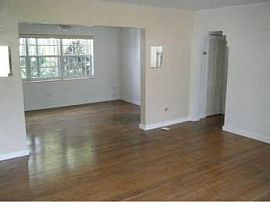 Beautiful Design District Home for Rent 3/2 w/ Lush Landscaping in Miami, FL (Photo 3 of 6)