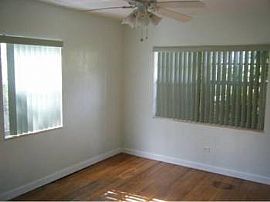 Beautiful Design District Home for Rent 3/2 w/ Lush Landscaping in Miami, FL (Photo 5 of 6)