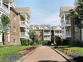 Spacious 2Bedroom-2Bath with Private Balcony in Edgewater, NJ (Photo 2 of 5)