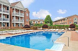 Spacious 2Bedroom-2Bath with Private Balcony in Edgewater, NJ (Photo 3 of 5)