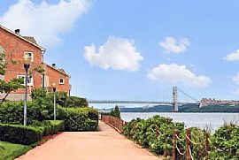 Spacious 2Bedroom-2Bath with Private Balcony in Edgewater, NJ (Photo 4 of 5)