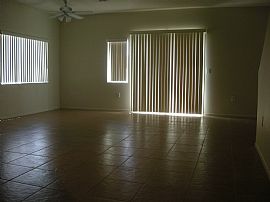 3 Bedroom Townhouse $995.00 in Las Vegas, NV (Photo 4 of 6)