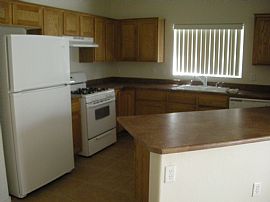 3 Bedroom Townhouse $995.00 in Las Vegas, NV (Photo 6 of 6)