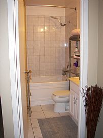 Very Nice 1 Bedroom in Edgewater in Chicago, IL (Photo 1 of 6)