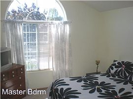 Great Townhouse in Cathedral Park Neighborhood in Portland, OR (Photo 4 of 4)