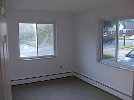 2 Bedroom Apartment In Quiet Neighborhood in Groesbeck, OH (Photo 3 of 6)