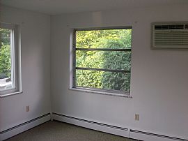 2 Bedroom Apartment In Quiet Neighborhood in Groesbeck, OH (Photo 4 of 6)