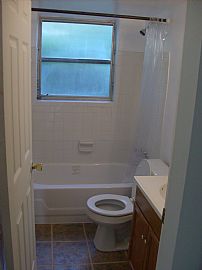 2 Bedroom Apartment In Quiet Neighborhood in Groesbeck, OH (Photo 5 of 6)