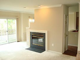 3 Bedroom Townhouse style Condo in Centreville, VA (Photo 2 of 3)