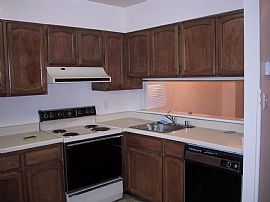 Townhouse in Old Town, 2 Bed 2.5 Bath in Alexandria, VA (Photo 6 of 6)