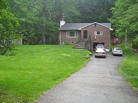 3 Br/3 Ba House in a Great School District in Croton on Hudson, NY (Photo 3 of 6)
