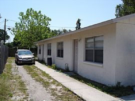 2 Bedroom Duplex in Largo, FL