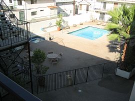 Welcome Home! 2+2, pool, parking & laundry!  Move-in Specials! in Burbank, CA (Photo 2 of 6)