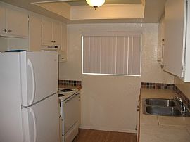 Welcome Home! 2+2, pool, parking & laundry!  Move-in Specials! in Burbank, CA (Photo 3 of 6)