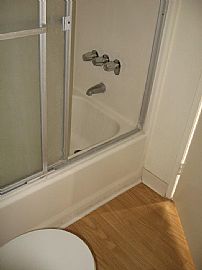 Welcome Home! 2+2, pool, parking & laundry!  Move-in Specials! in Burbank, CA (Photo 4 of 6)