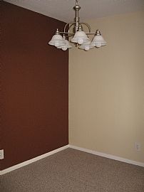 Welcome Home! 2+2, pool, parking & laundry!  Move-in Specials! in Burbank, CA (Photo 6 of 6)