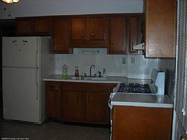 Throop Single Home For Rent in Throop, PA (Photo 2 of 4)