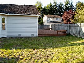 3 Bedroom Rambler Near 7 Acre Park and Mark Twain Elementary in Kirkland, WA (Photo 4 of 6)