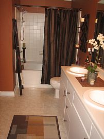 Immaculate 2-1 Condo in Tampa, FL (Photo 4 of 5)