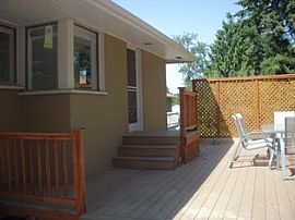 Greenlake/Mapleleaf 2 Bedroom 1 Bath, 1,800 Square Foot Home in Seattle, WA (Photo 6 of 6)