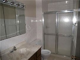 Beautiful 2 BR 2 BA Condo Near Woodfield Shopping Mall in Rolling Meadows, IL (Photo 6 of 6)