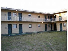 1 Bedroom in Rental Home (2/1) in Coral Springs, FL (Photo 2 of 6)