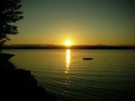 Waterfront Home  in Raft Island, WA (Photo 4 of 5)