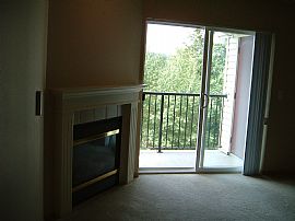 3BR - 2BA Condo Near Downtown Bothel - Great View for Lease  in Bothell, WA (Photo 4 of 5)