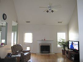 Fenced 3 Bed / 2 Bath Ranch in Flowery Branch, GA (Photo 3 of 4)