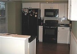 3br - 3br End Unit Townhouse with Finished Basement (ha in Hamilton, NJ (Photo 2 of 7)