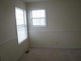 3 Bedroom 2.5 Bath 2 Story Townhouse in Schaumburg, IL (Photo 12 of 12)