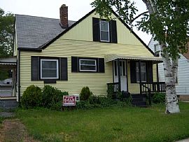 3 Bedroom Updated Bungalow in Warren in Warren, MI