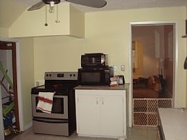 3 BR, 1 BA, PVT Drive, Fenced BY, Hardwood Floors in Lakewood, OH (Photo 2 of 6)