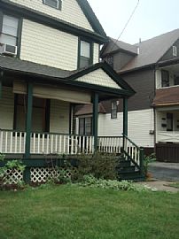 3 BR, 1 BA, PVT Drive, Fenced BY, Hardwood Floors in Lakewood, OH