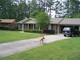 2 Bedroom Home Near Emory! in Decatur, GA (Photo 4 of 5)