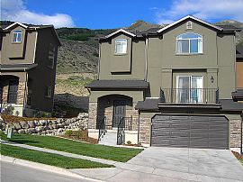 Reduced Price, Beautiful New 3 BR Townhome! in Cedar Hills, UT