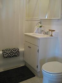Newly Remodeled! Lots of Amenities! in San Francisco, CA (Photo 4 of 6)