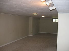 Single Family Home in Quiet Cul-De-Sac in Florissant, MO (Photo 3 of 4)