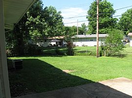 Single Family Home in Quiet Cul-De-Sac in Florissant, MO (Photo 4 of 4)